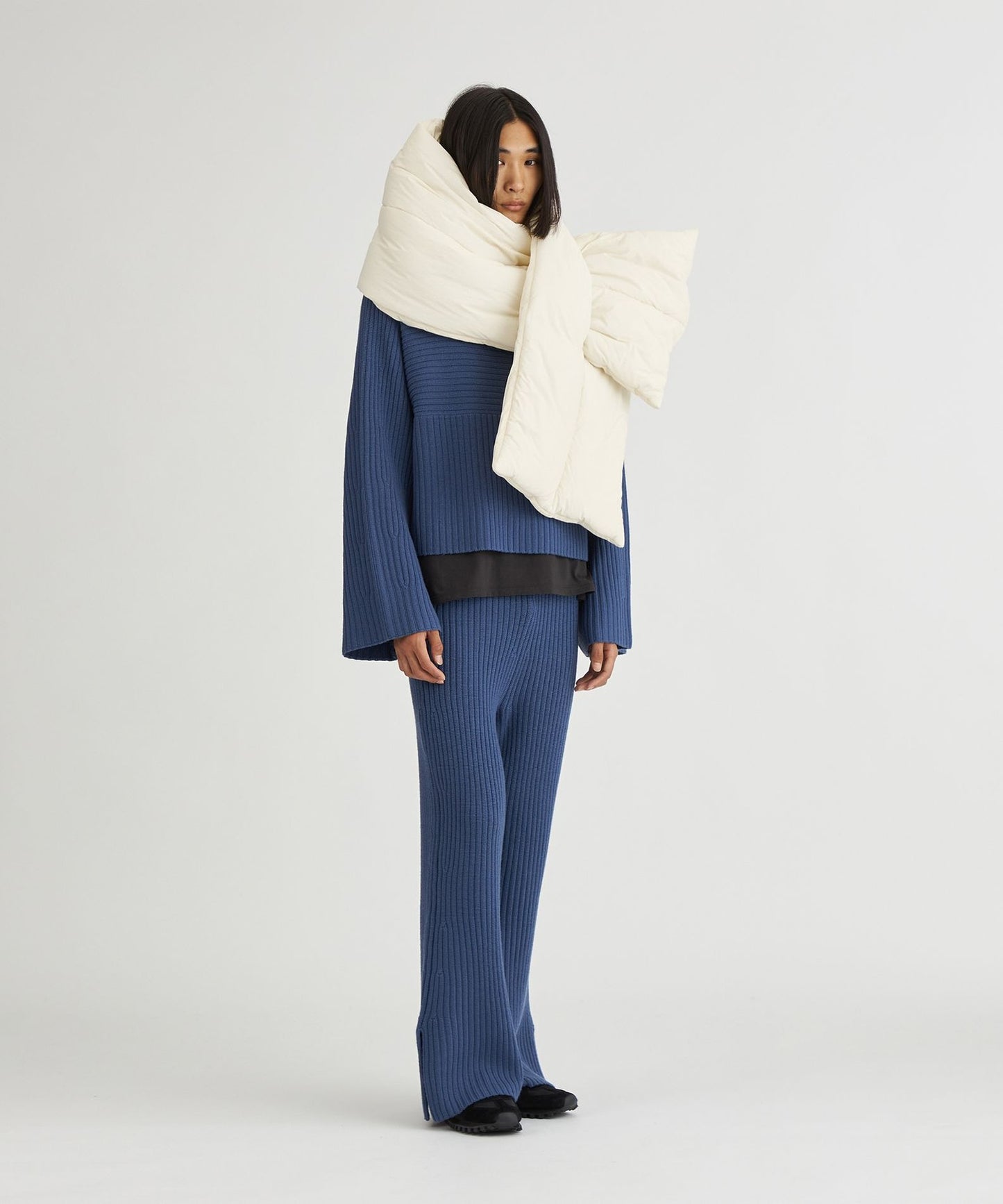 2342-Y770783302__M,02,